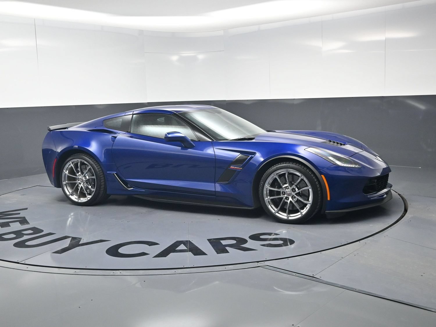 Used 2018 Chevrolet Corvette Grand Sport RWD image 2