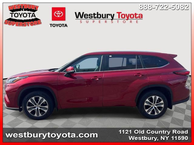 Used 2023 Toyota Highlander XLE AWD/4WD image 11
