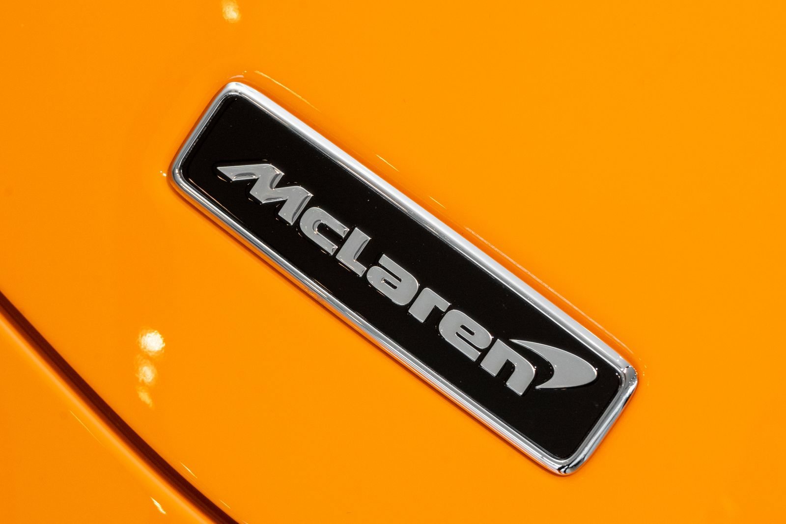 Used 2026 McLaren Artura Spider RWD image 49