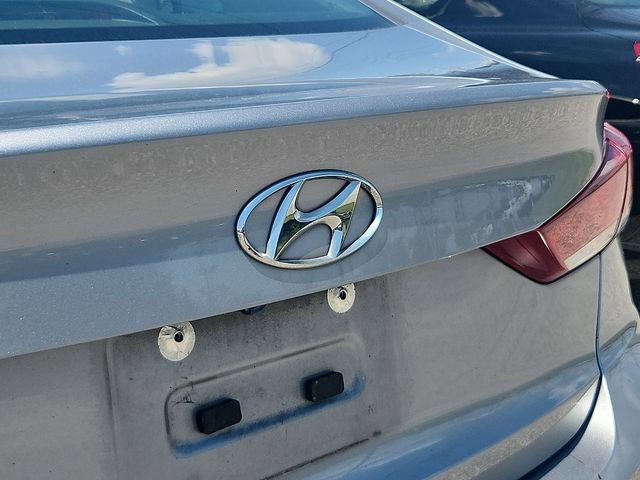Used 2017 Hyundai Elantra SE FWD image 4