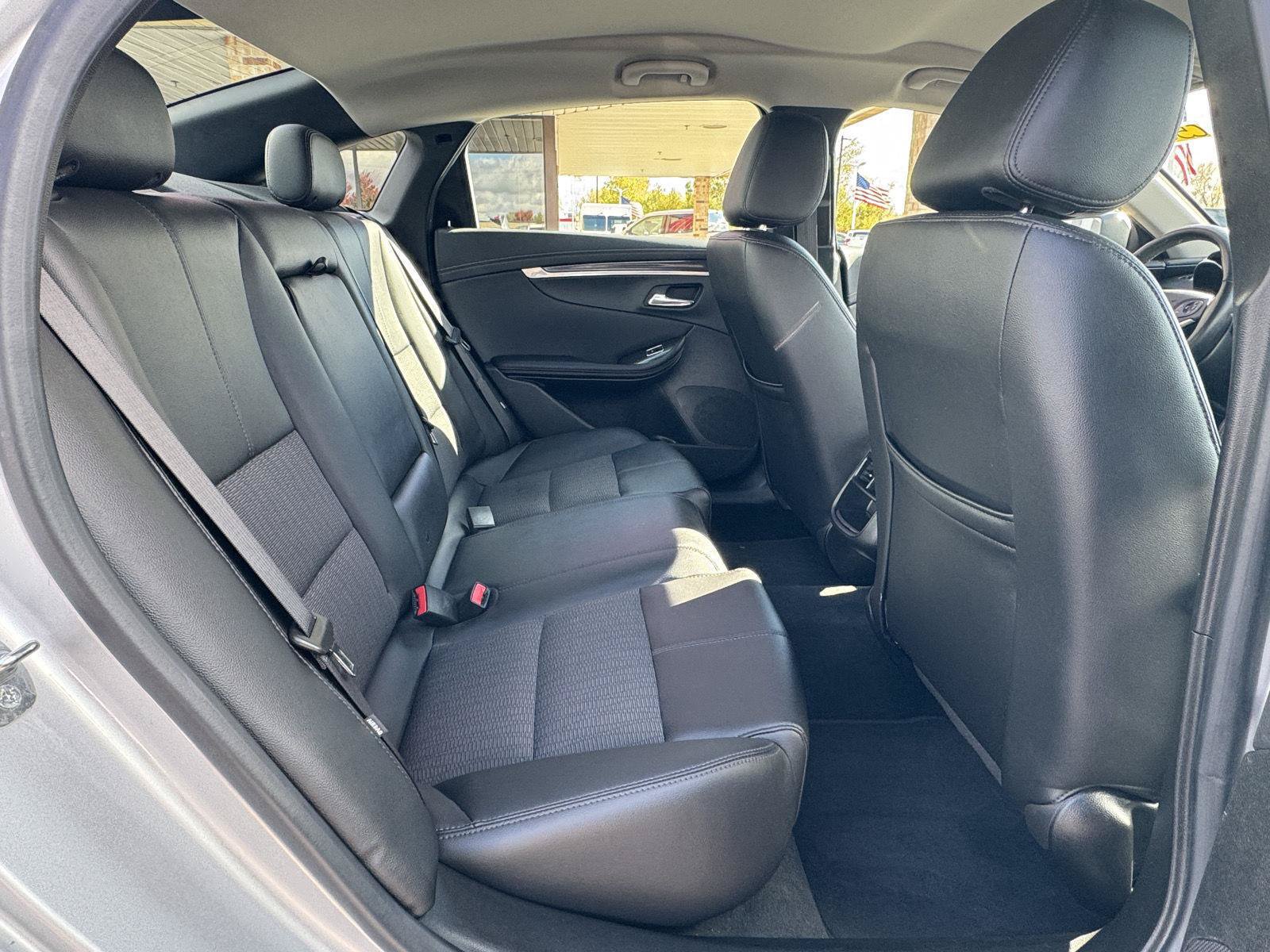 Used 2019 Chevrolet Impala LT FWD image 27