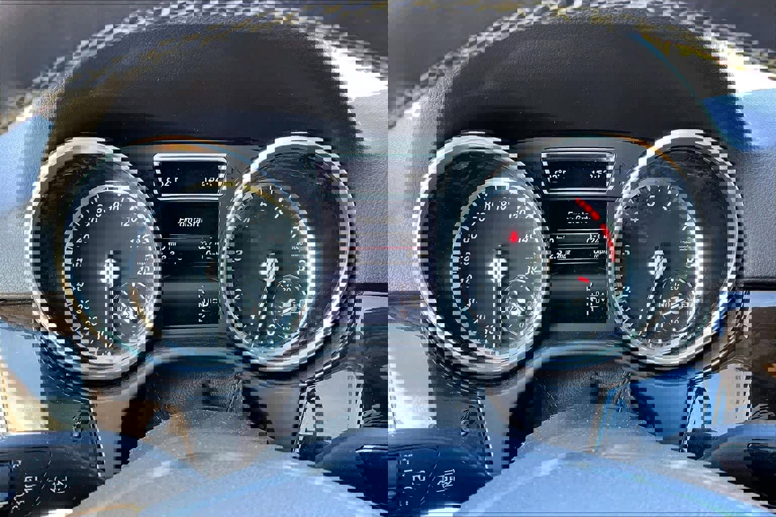 Used 2015 Mercedes-Benz ML 350 4MATIC image 25