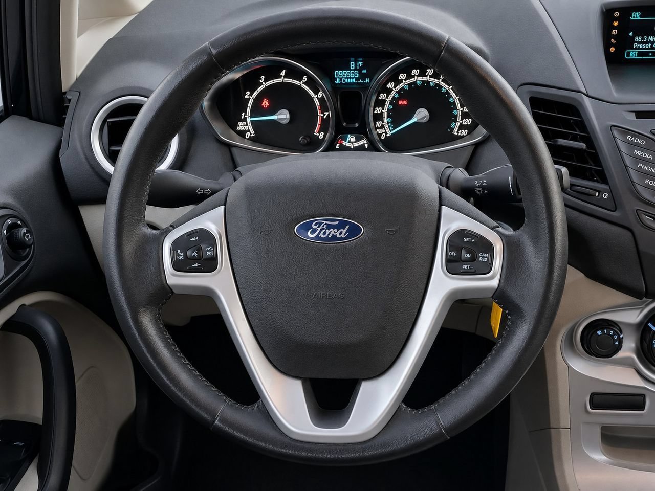 Used 2014 Ford Fiesta SE FWD image 26