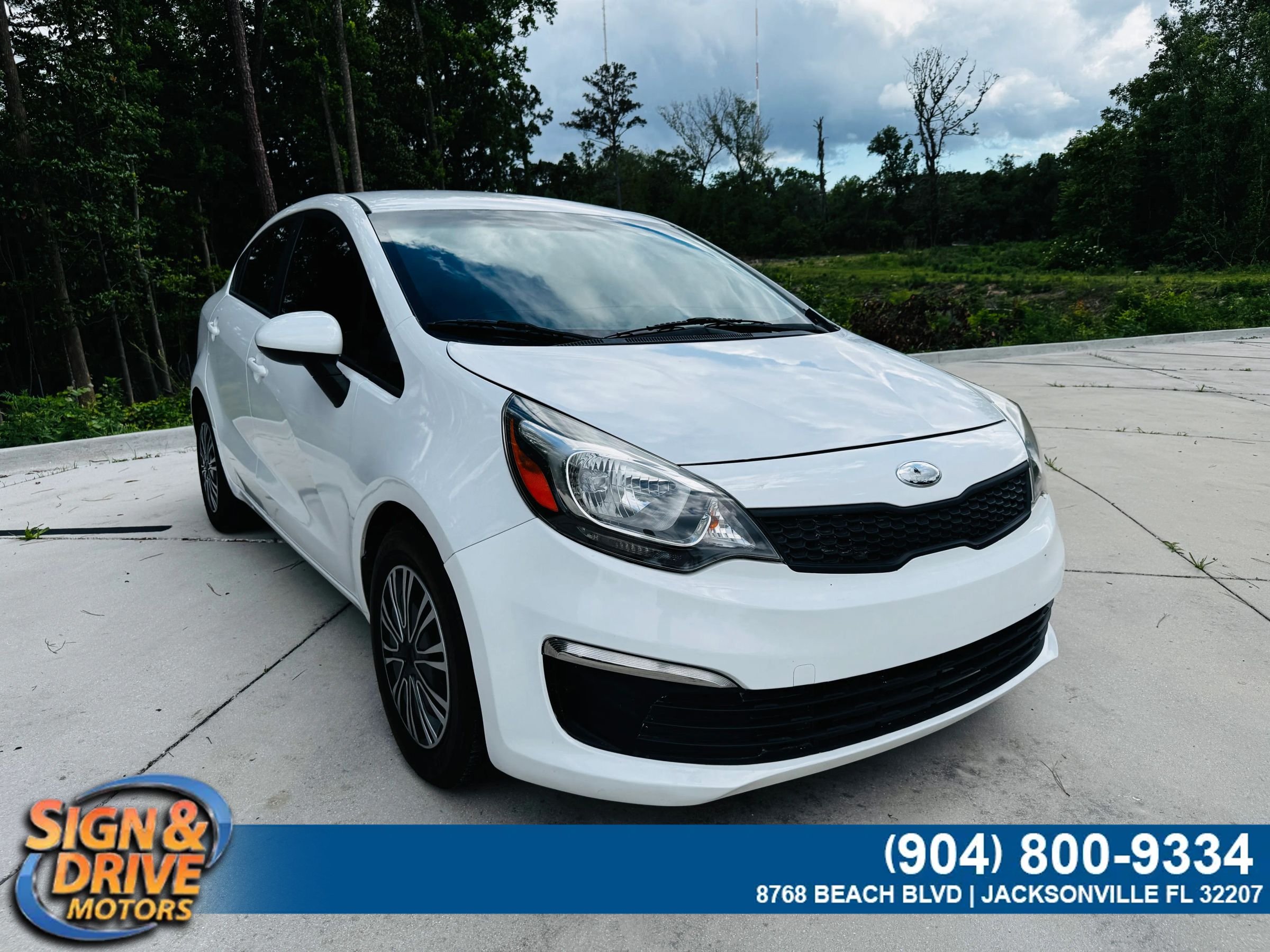Used 2017 Kia Rio LX w/ Power Package FWD image 2