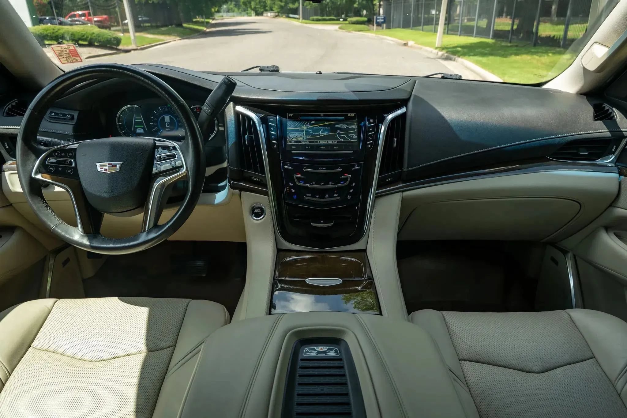 Used 2020 Cadillac Escalade Luxury RWD image 19
