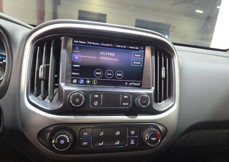 Used 2021 Chevrolet Colorado LT w/ LT Convenience Package RWD image 8