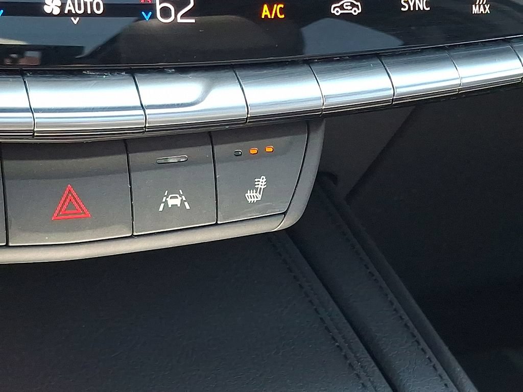 Used 2024 Cadillac XT4 Sport w/ Cold Weather Package AWD/4WD image 24
