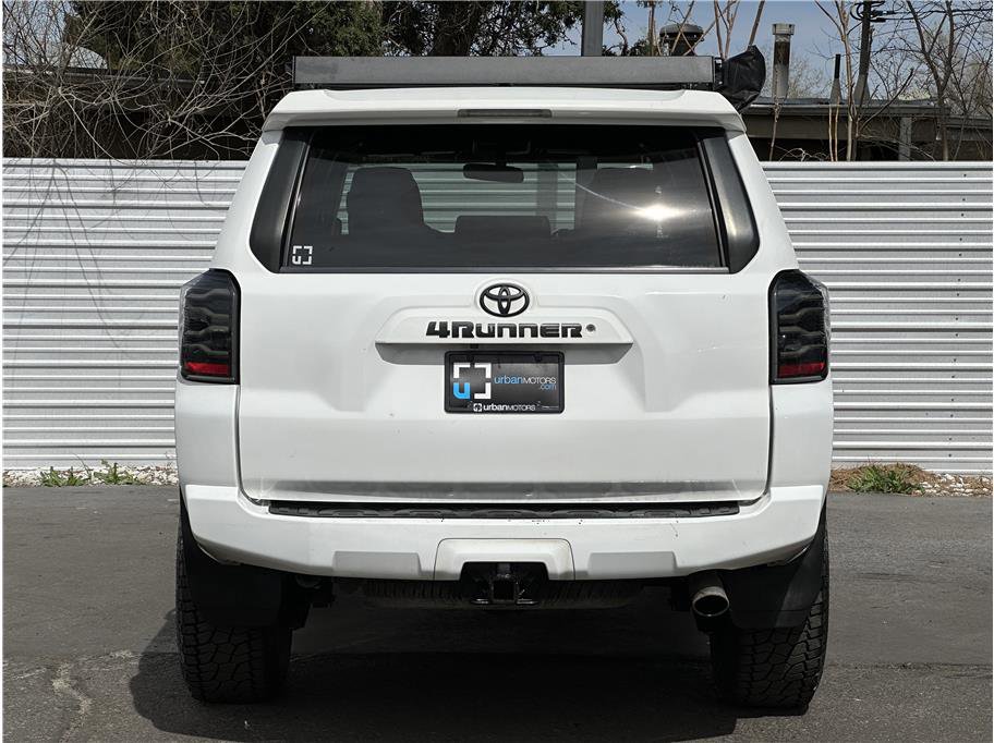 Used 2016 Toyota 4Runner SR5 AWD/4WD image 11