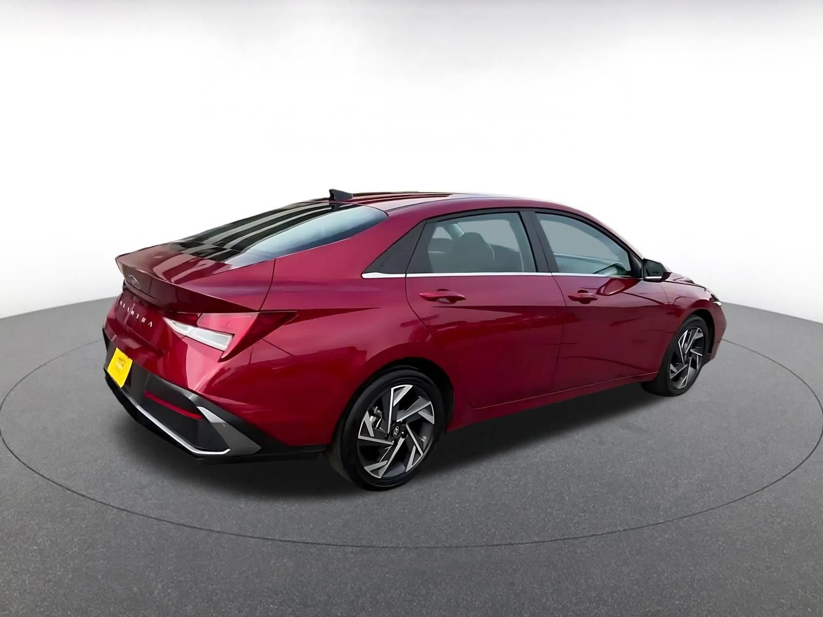 Used 2025 Hyundai Elantra SEL FWD image 15