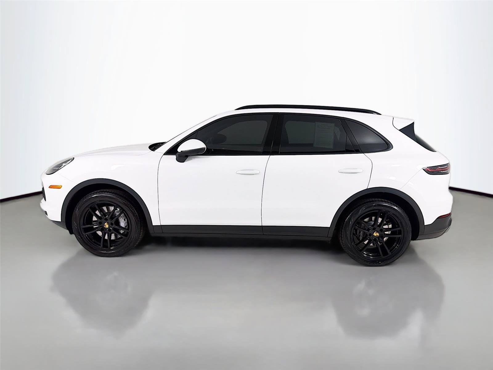 Certified 2023 Porsche Cayenne Platinum Edition AWD/4WD image 2