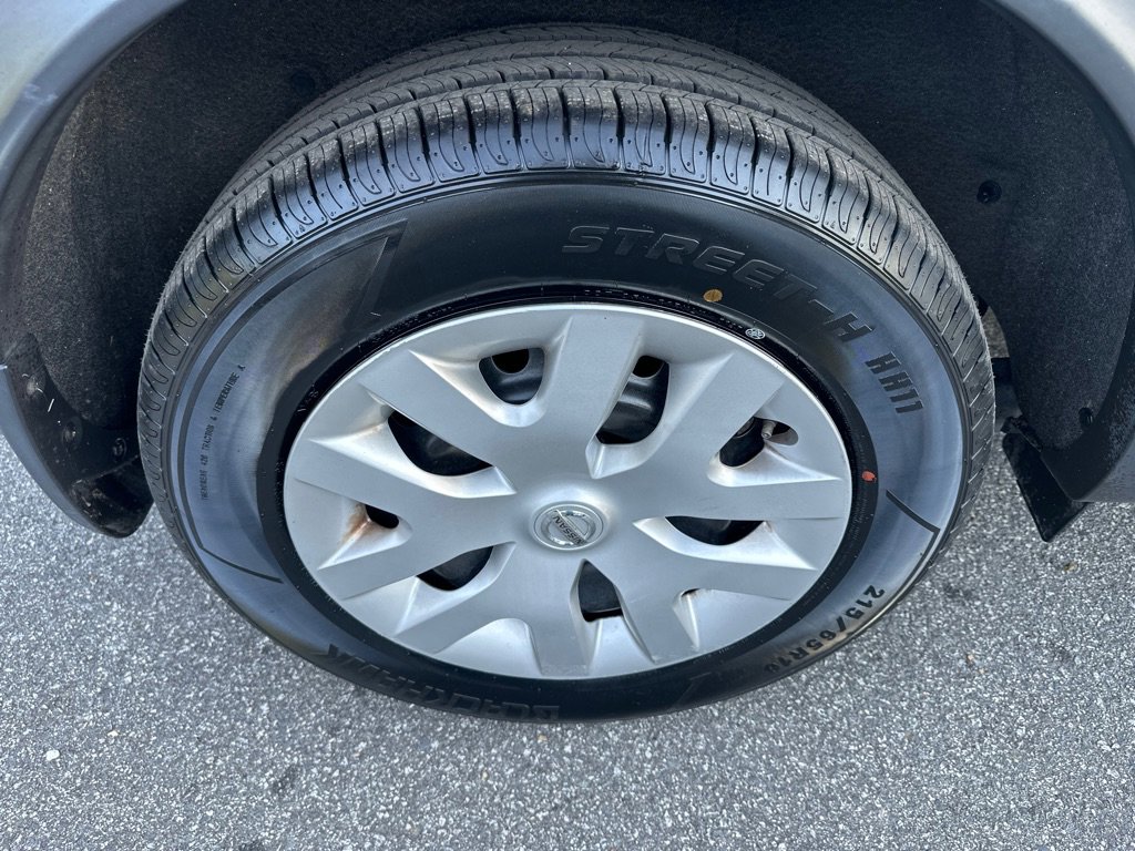 Used 2019 Nissan Rogue Sport S image 38