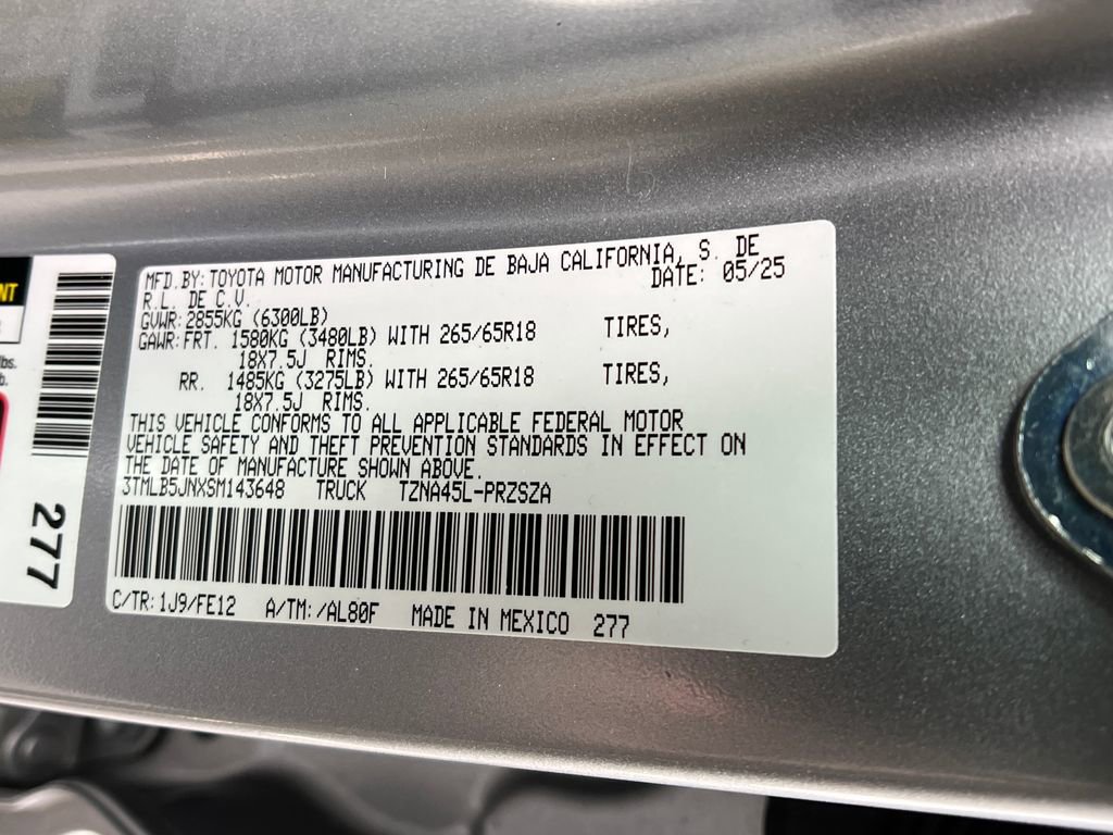 Used 2025 Toyota Tacoma TRD Sport w/ TRD Sport Upgrade Package image 27