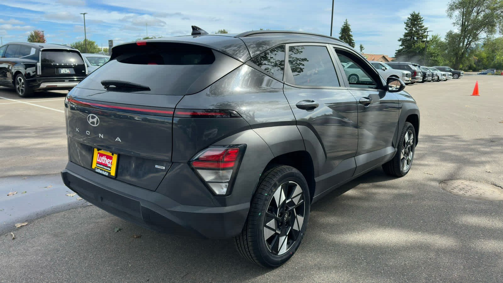 Certified 2024 Hyundai Kona SEL AWD/4WD image 2