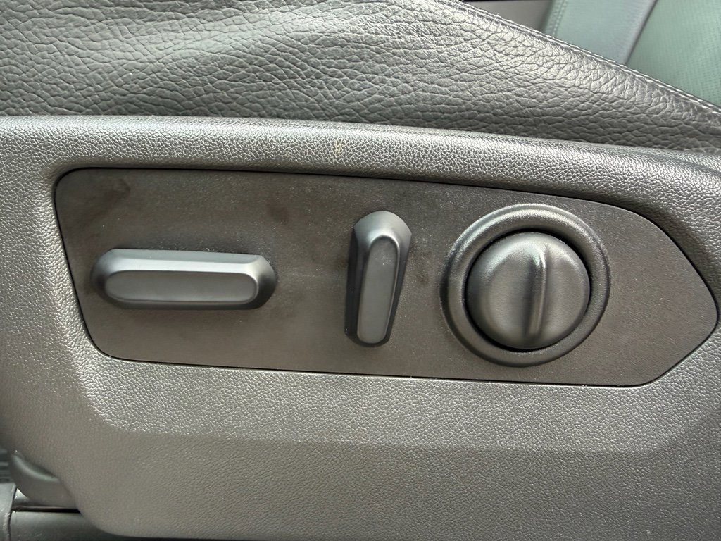 Used 2021 GMC Sierra 3500 Denali w/ Denali Ultimate Package image 23