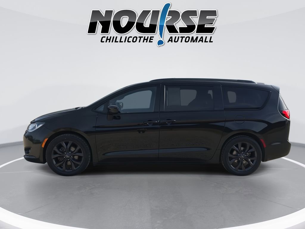 Used 2020 Chrysler Pacifica Touring-L w/ S Appearance Package image 5