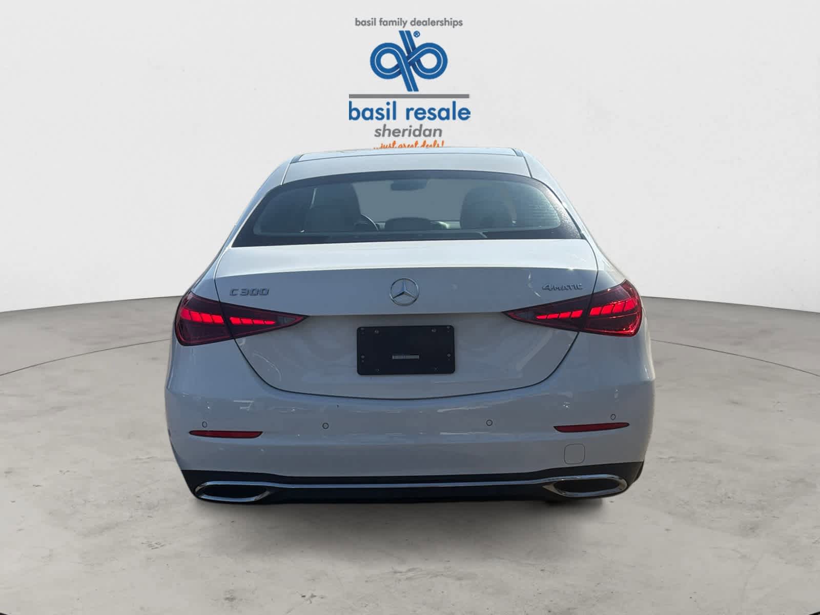 Used 2025 Mercedes-Benz C 300 4MATIC Sedan image 4