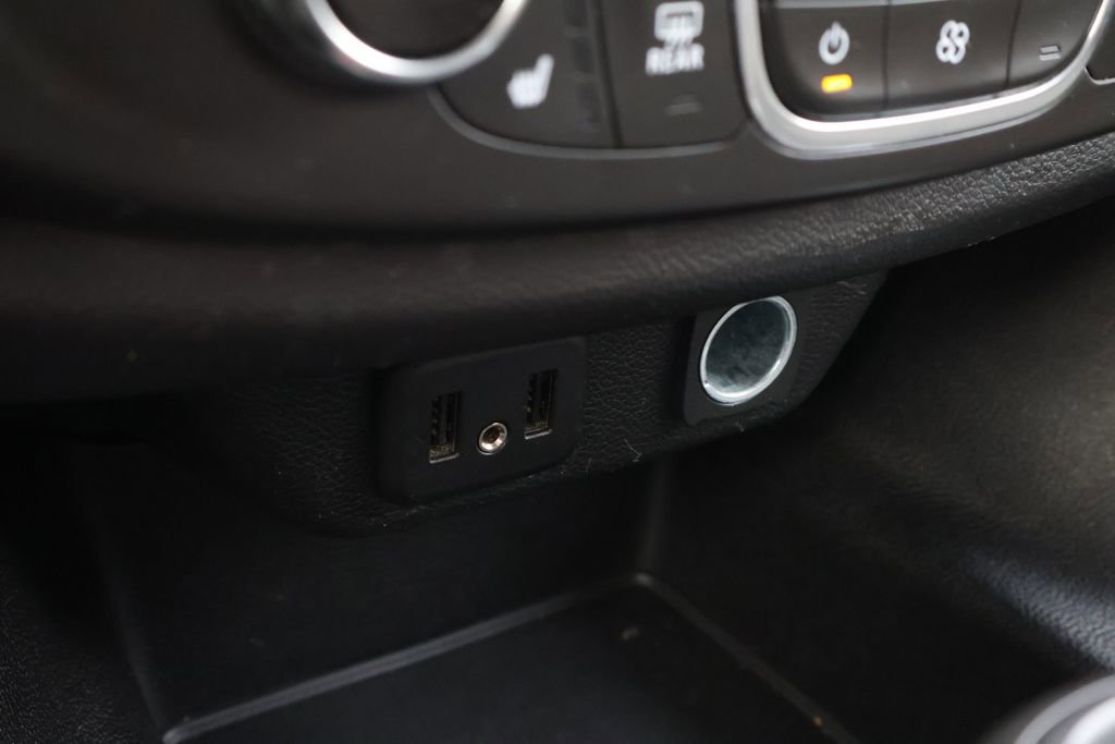 Used 2019 Chevrolet Traverse LT image 28