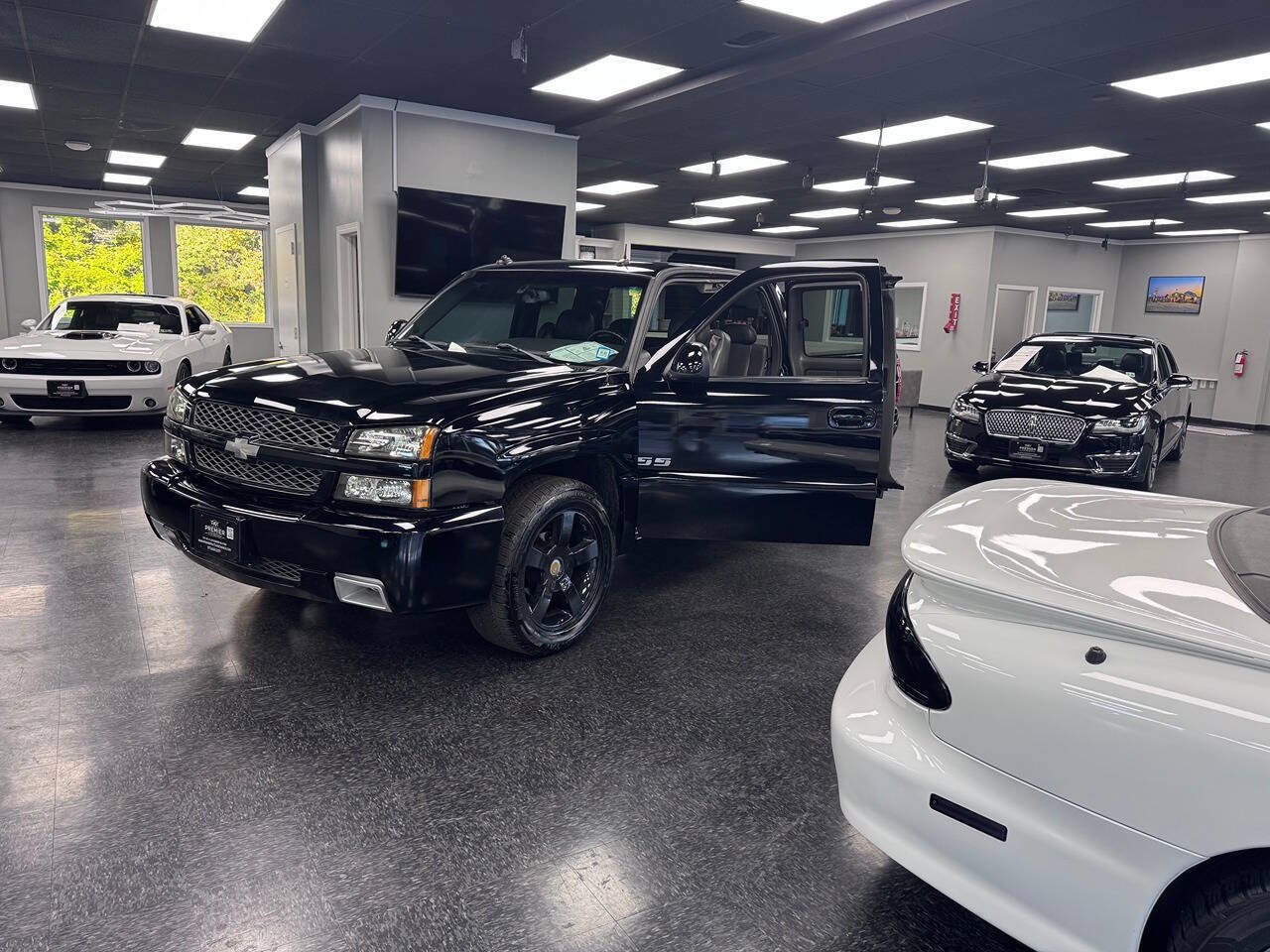 Used 2003 Chevrolet Silverado 1500 SS AWD/4WD image 22