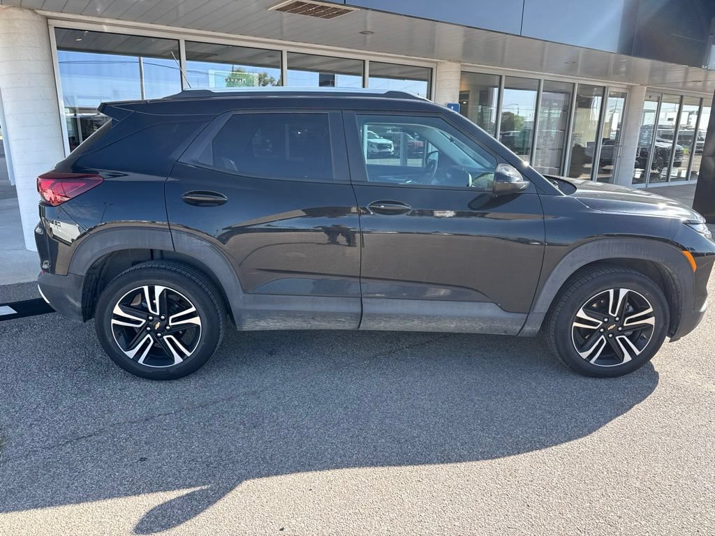 Used 2025 Chevrolet TrailBlazer LT w/ Convenience Package AWD/4WD image 5