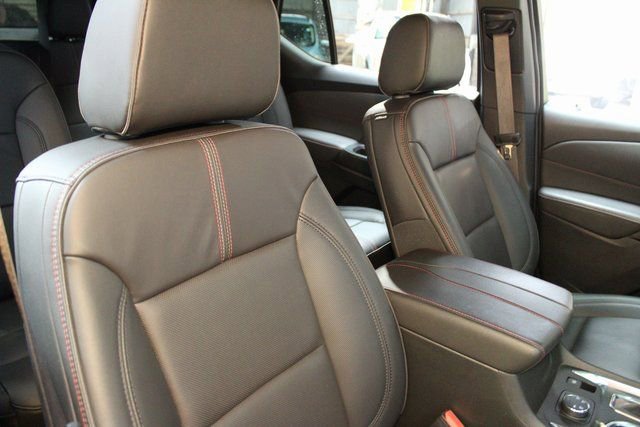 Used 2024 Chevrolet Traverse RS image 11