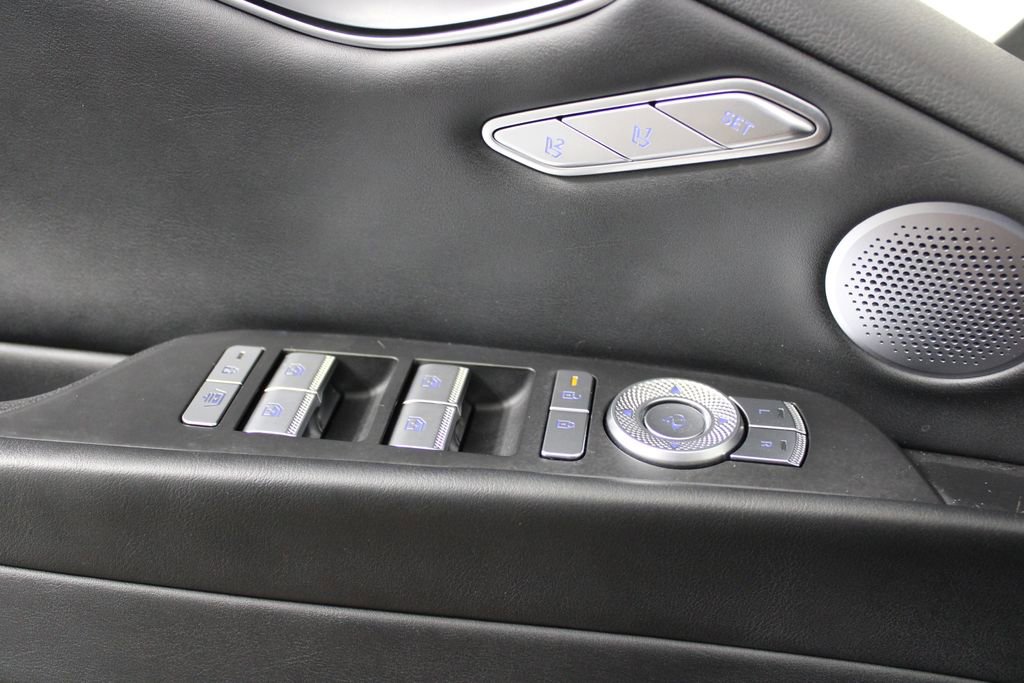 Used 2025 Genesis G80 2.5T Advanced image 24