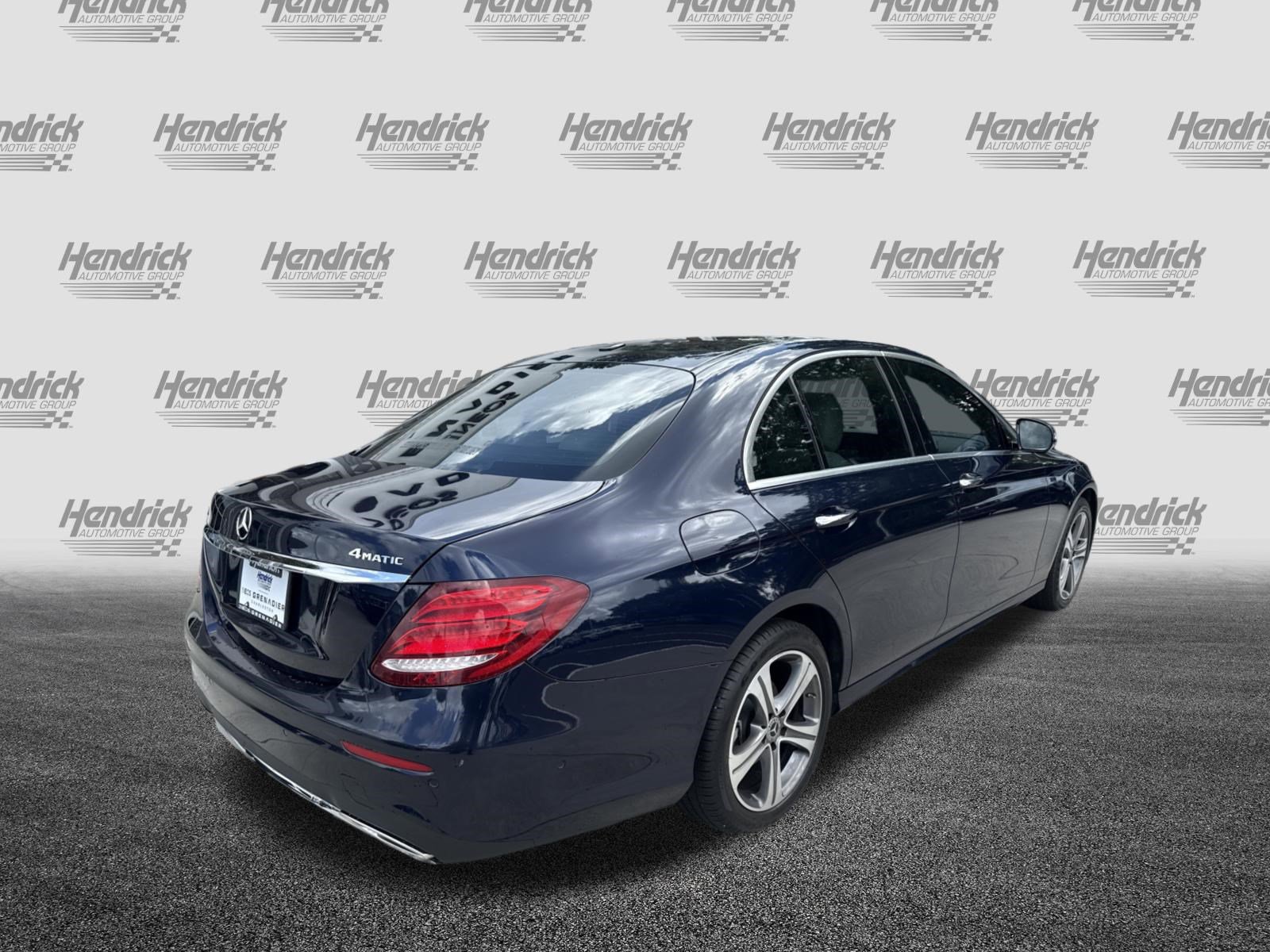 Used 2019 Mercedes-Benz E 300 4MATIC image 9