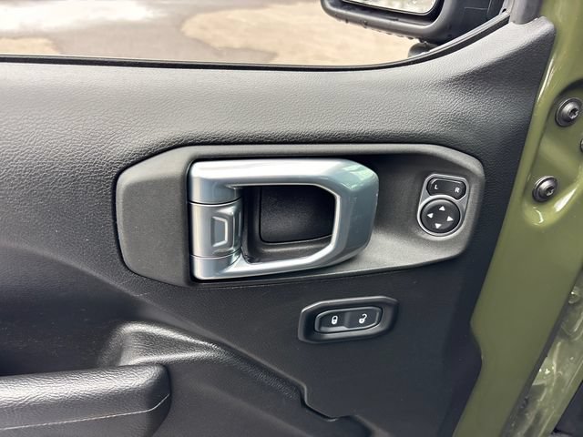 Used 2023 Jeep Gladiator Sport AWD/4WD image 14