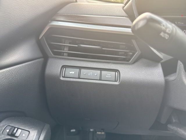 Used 2024 Nissan Altima 2.5 SV image 17