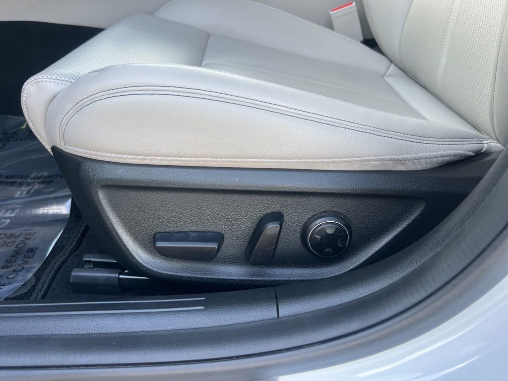Used 2023 Genesis G70 2.0T RWD image 26