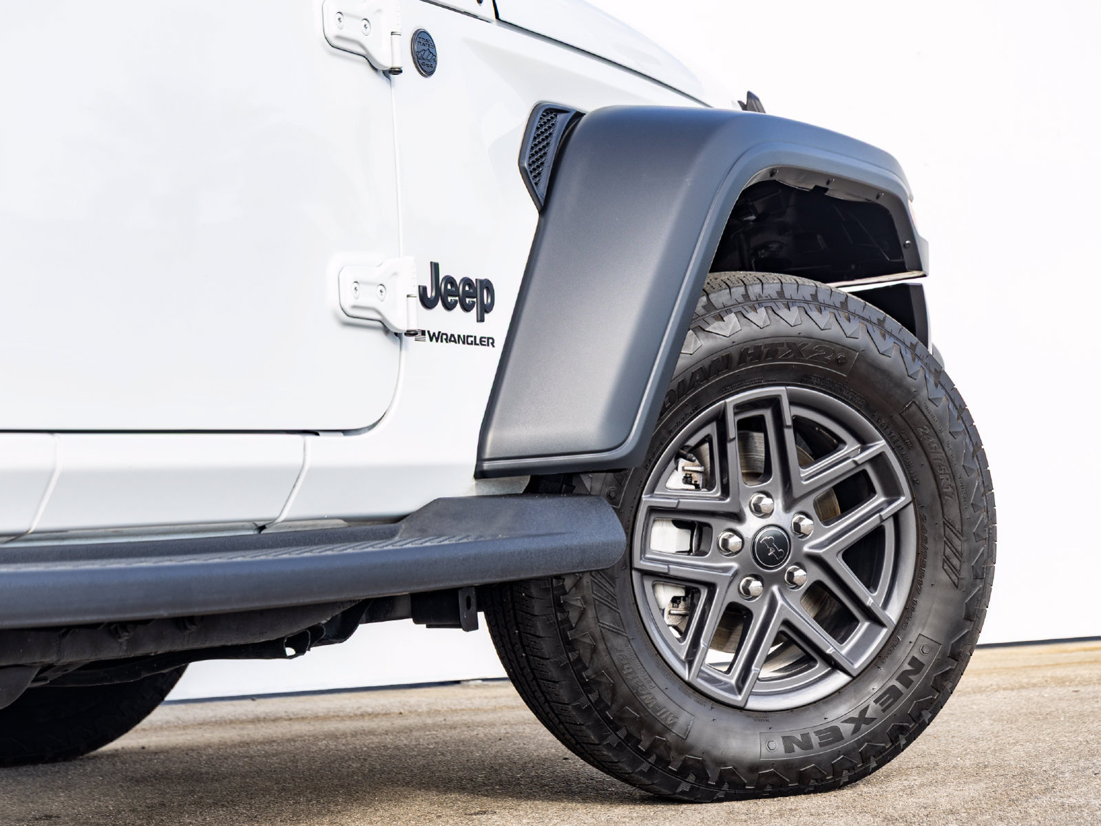 Used 2025 Jeep Wrangler Unlimited Sport AWD/4WD image 14