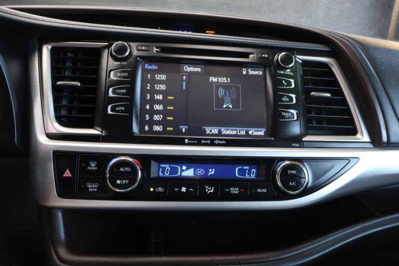 Used 2016 Toyota Highlander Plus AWD/4WD image 16