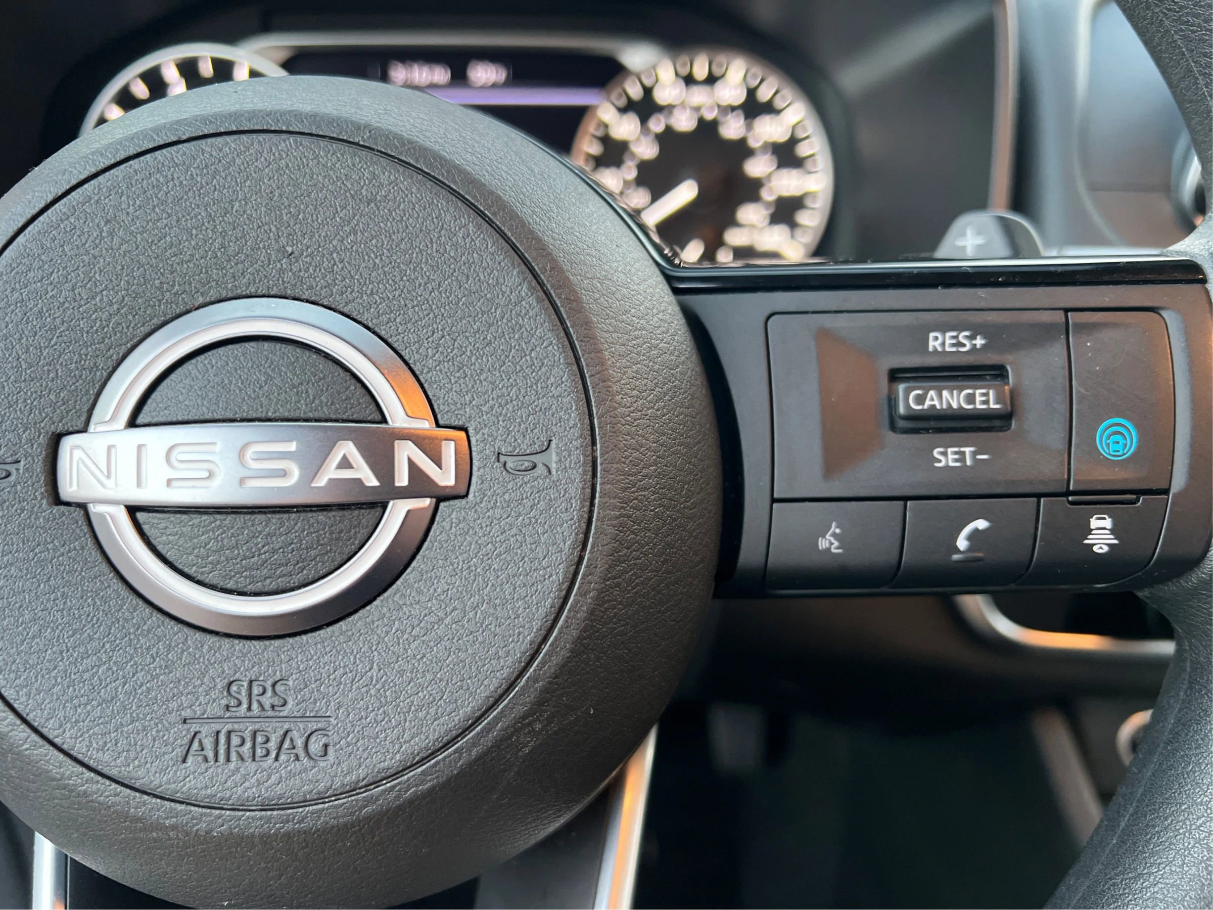 Used 2023 Nissan Rogue SV image 31