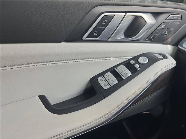 Used 2025 BMW X7 xDrive40i w/ M Sport Package AWD/4WD image 24