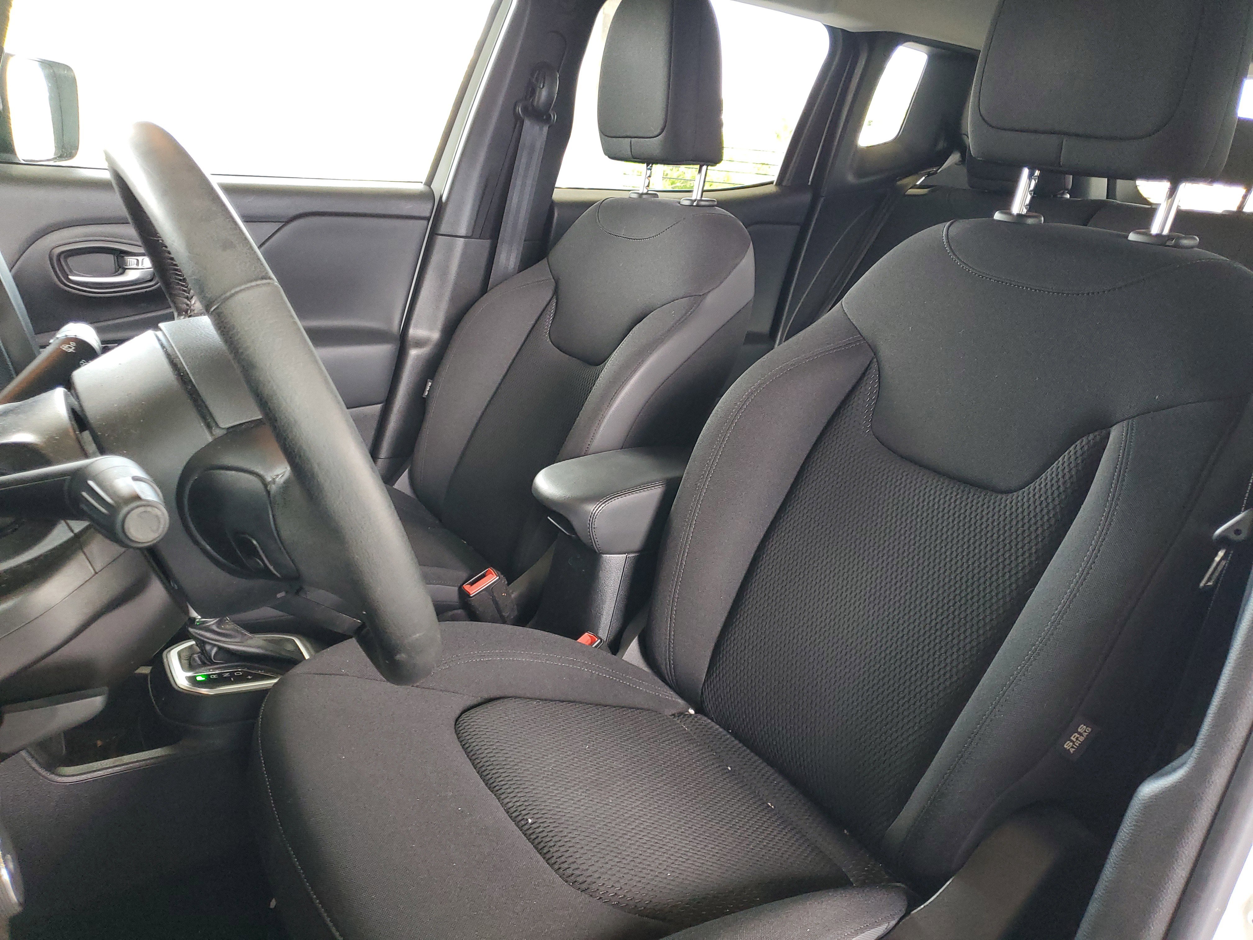 Used 2020 Jeep Renegade Altitude AWD/4WD image 18