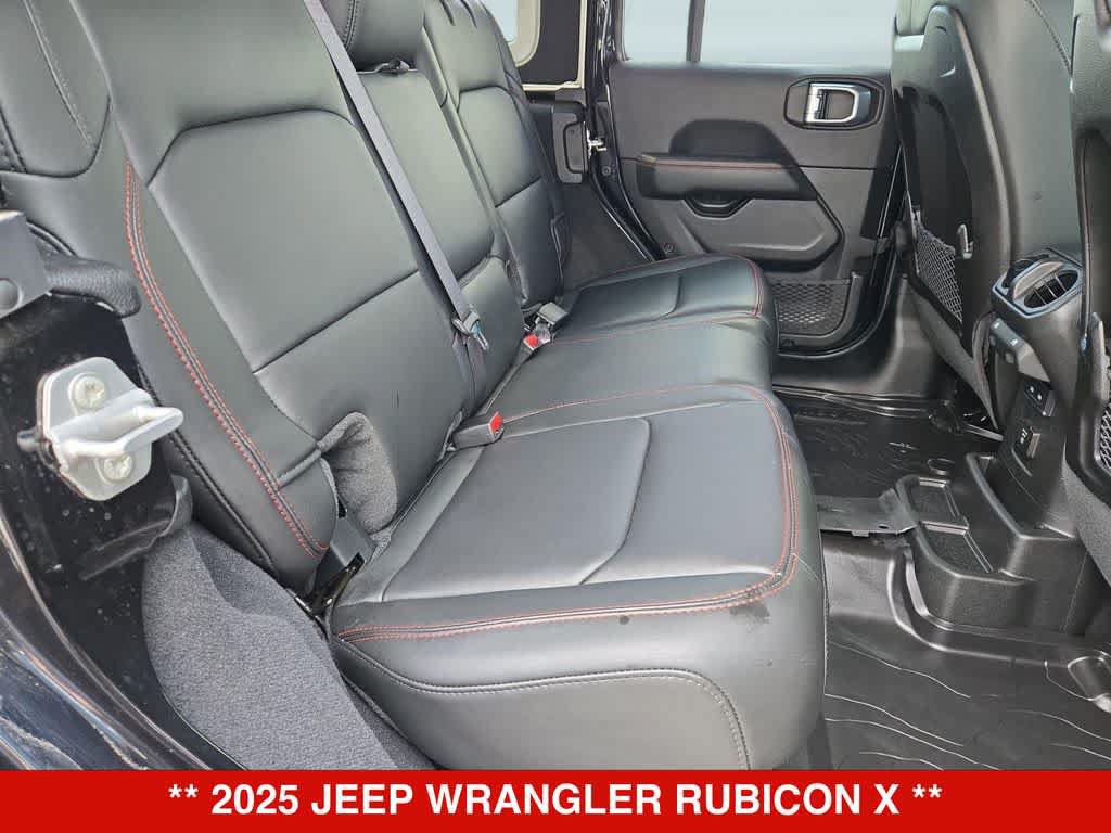 Used 2025 Jeep Wrangler Unlimited Rubicon AWD/4WD image 18
