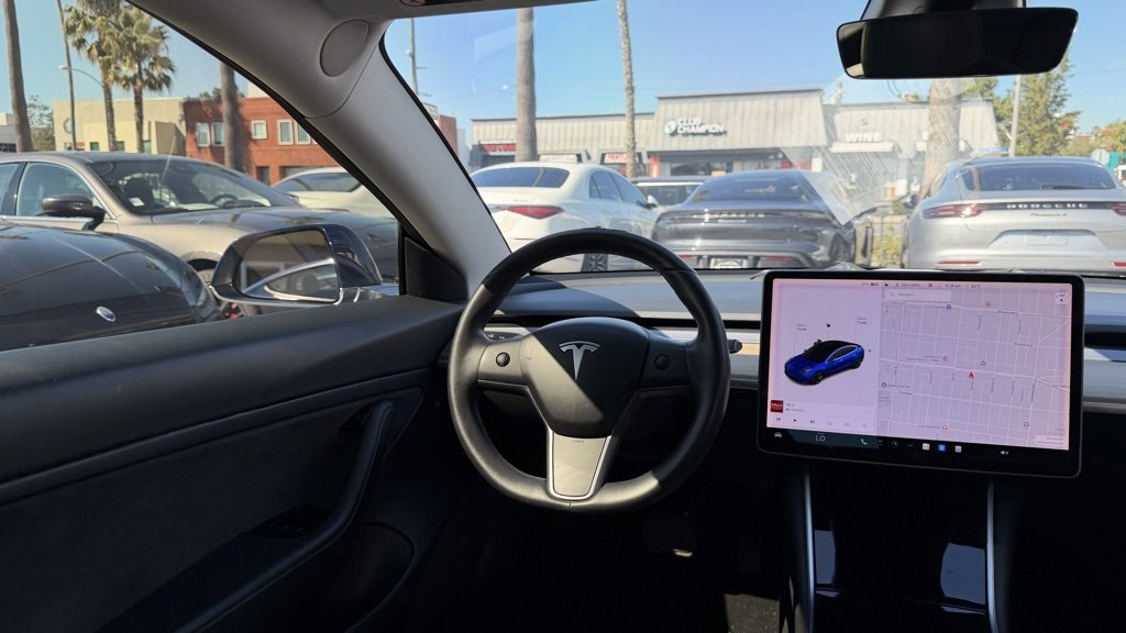 Used 2020 Tesla Model 3 Standard Range image 22