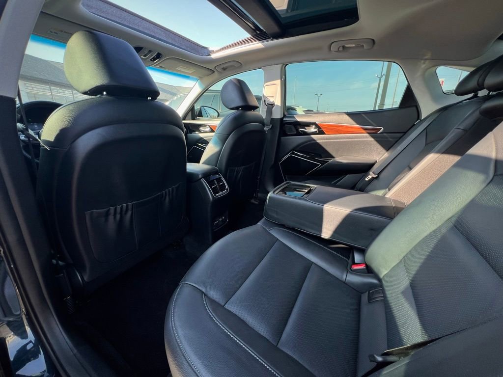 Used 2017 Kia Cadenza Premium w/ Luxury Package image 18