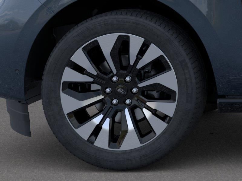 New 2026 Ford Expedition Platinum image 19