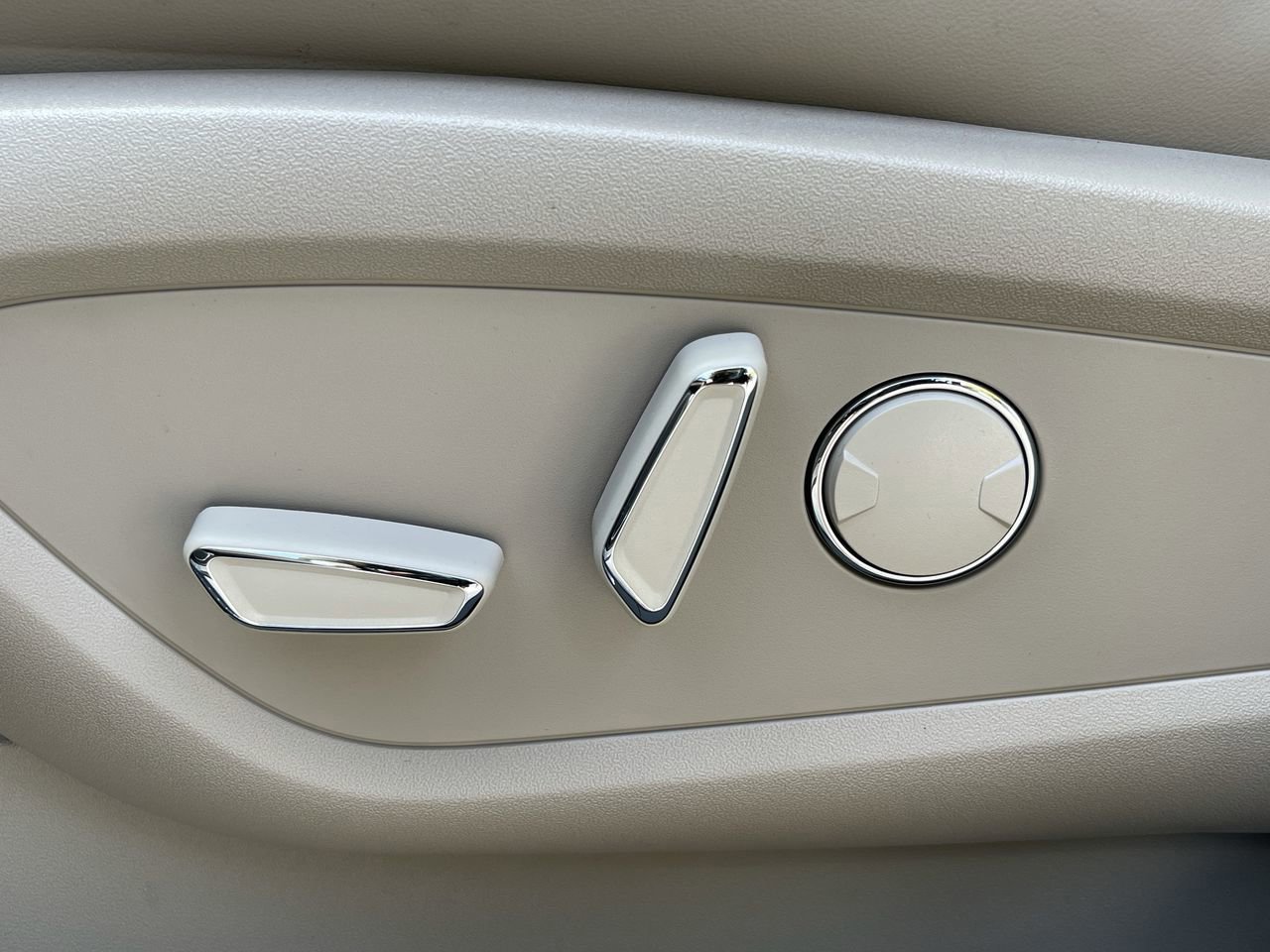Used 2021 Lincoln Nautilus AWD w/ Equipment Group 101A image 33