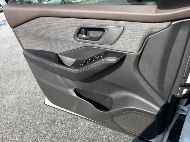 Used 2022 Nissan Rogue S FWD image 24