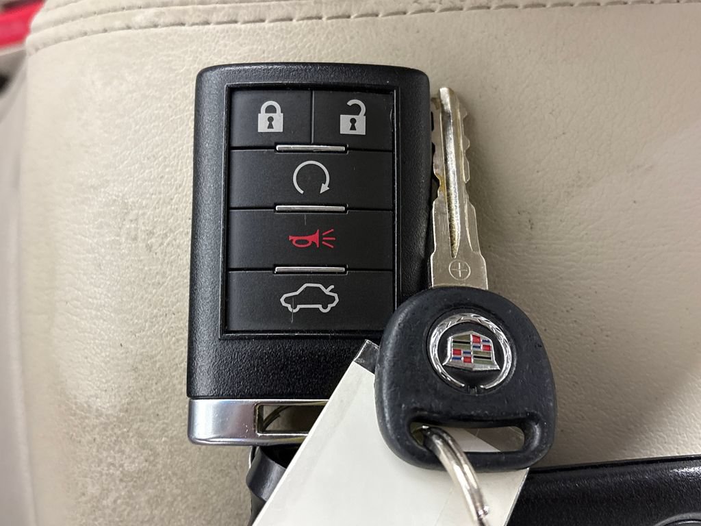 Used 2008 Cadillac DTS w/ Sun And Sound Package FWD image 30
