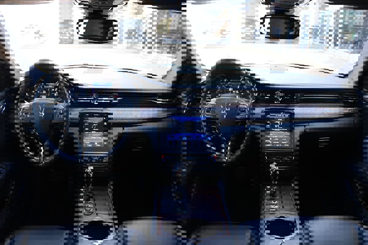 Used 2017 Maserati Quattroporte S image 12