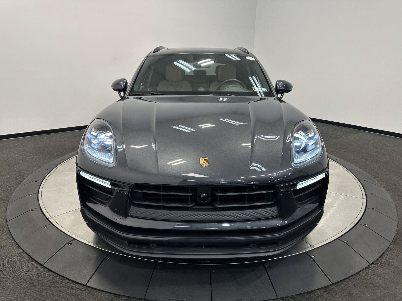 Used 2026 Porsche Macan AWD/4WD image 10