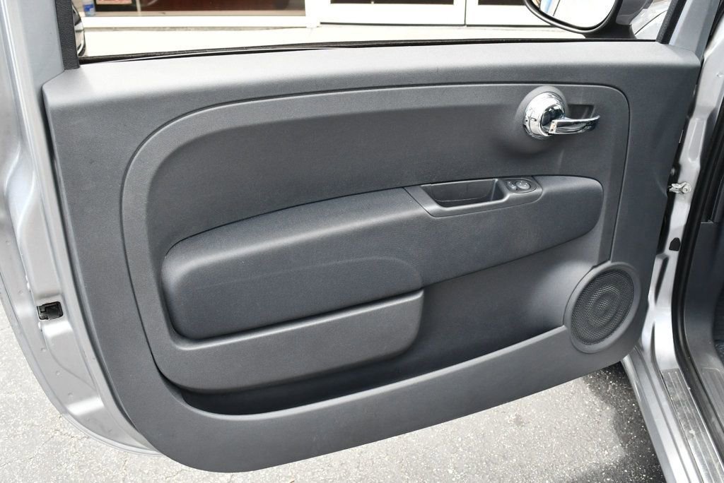 Used 2015 FIAT 500 Pop FWD image 2