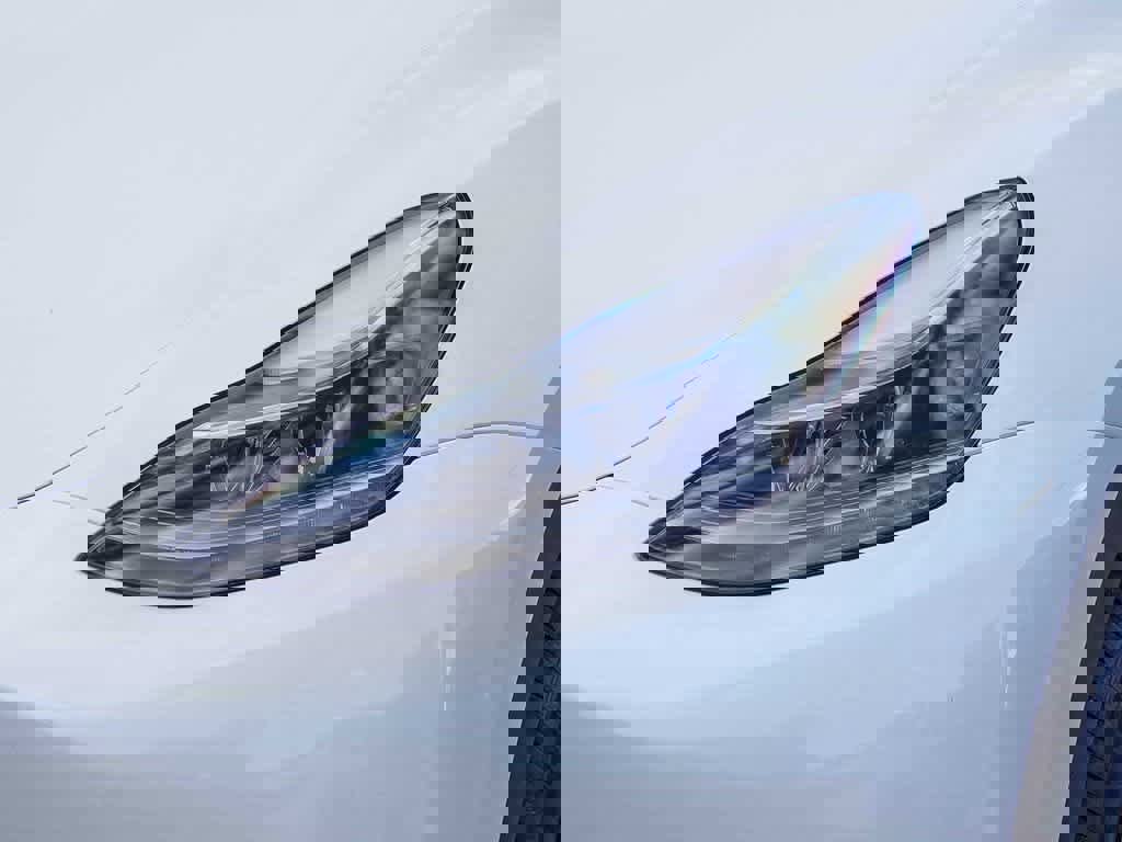 Used 2025 Tesla Model Y Performance image 8