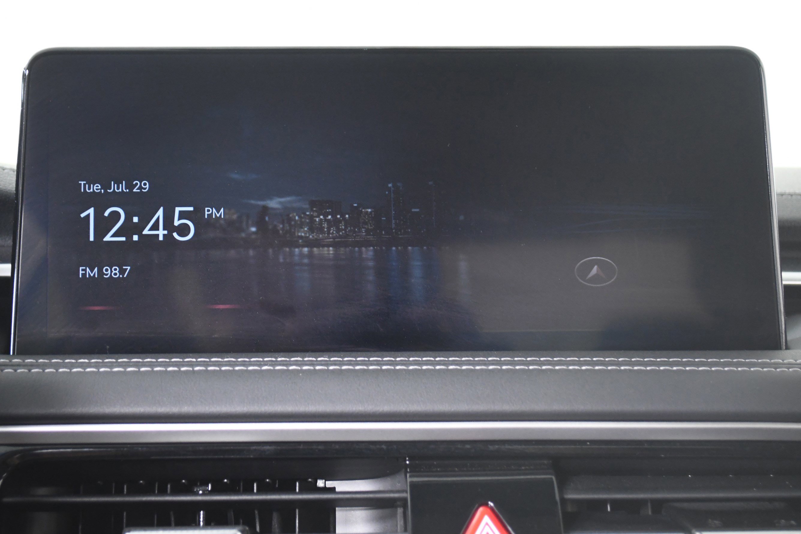 Used 2025 Genesis G70 2.5T image 17