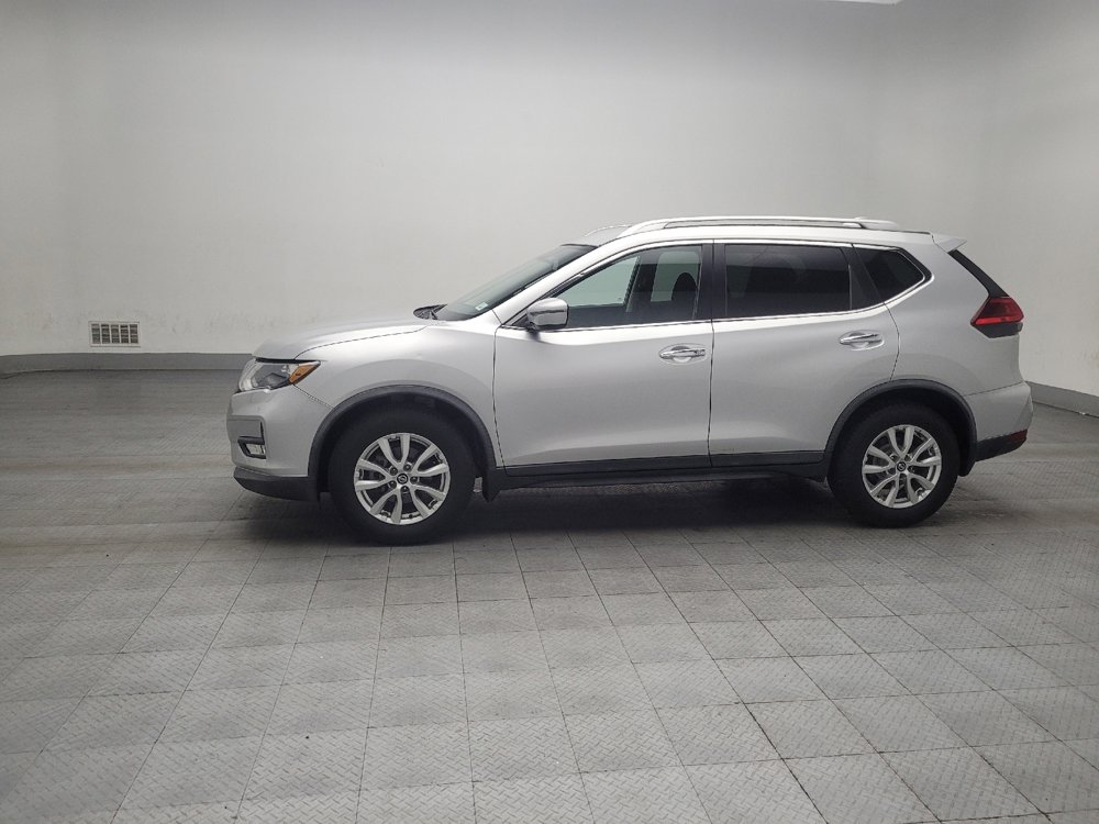 Used 2017 Nissan Rogue SV image 2