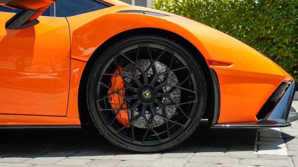 Used 2022 Lamborghini Huracan STO image 29