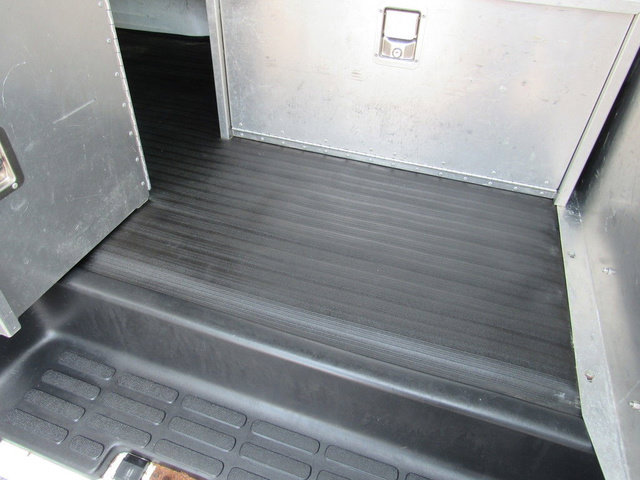 Used 2015 Chevrolet Express 2500 RWD image 18
