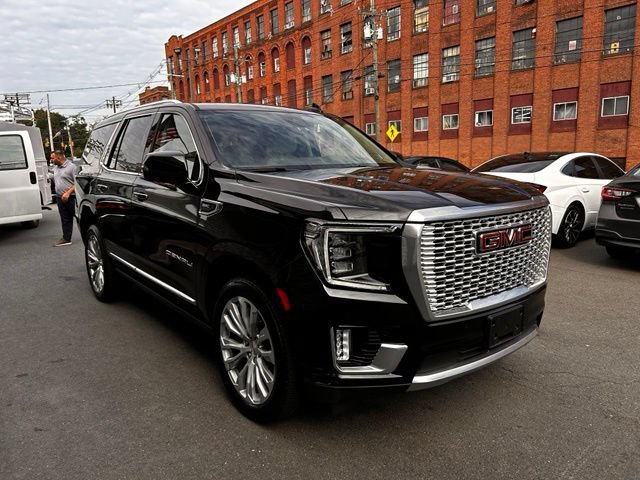 Used 2023 GMC Yukon Denali AWD/4WD image 3